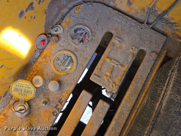 image for item EE7762 1953 Galion 503 rigid frame motor grader