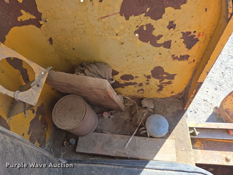 image for item EE7762 1953 Galion 503 rigid frame motor grader