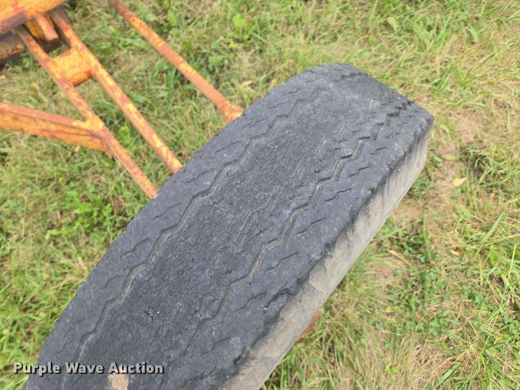 image for item EE7762 1953 Galion 503 rigid frame motor grader