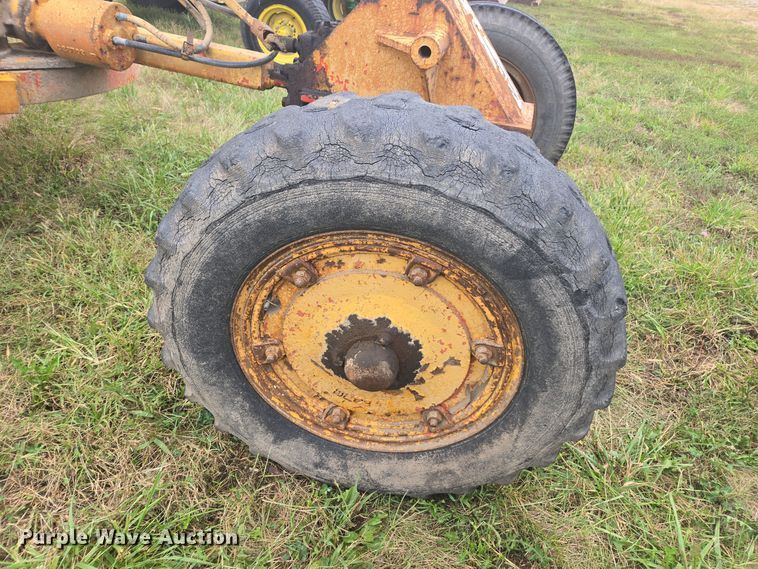 image for item EE7762 1953 Galion 503 rigid frame motor grader