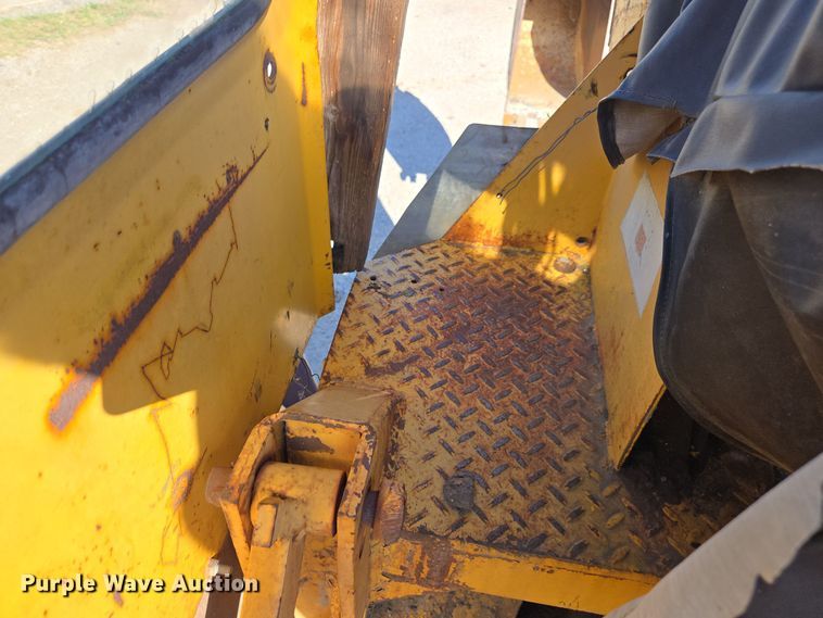 image for item EE7764 Oliver backhoe