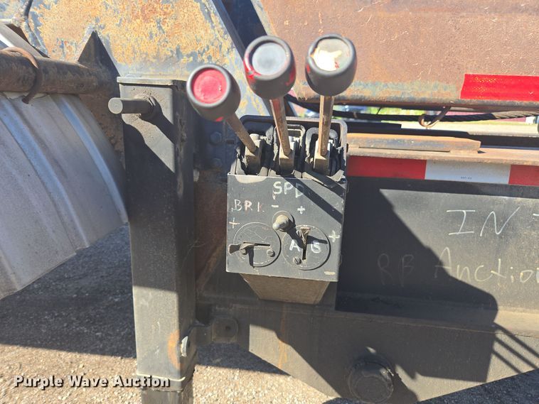 image for item EE7768 1994 Benlee TA60DD43 roll-off container trailer