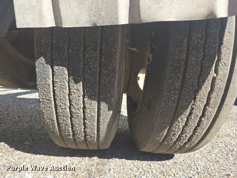 image for item EE7768 1994 Benlee TA60DD43 roll-off container trailer