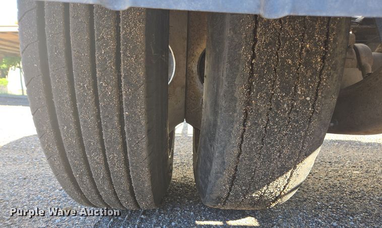 image for item EE7768 1994 Benlee TA60DD43 roll-off container trailer