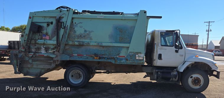 image for item EE7771 2006 International 7300 refuse truck