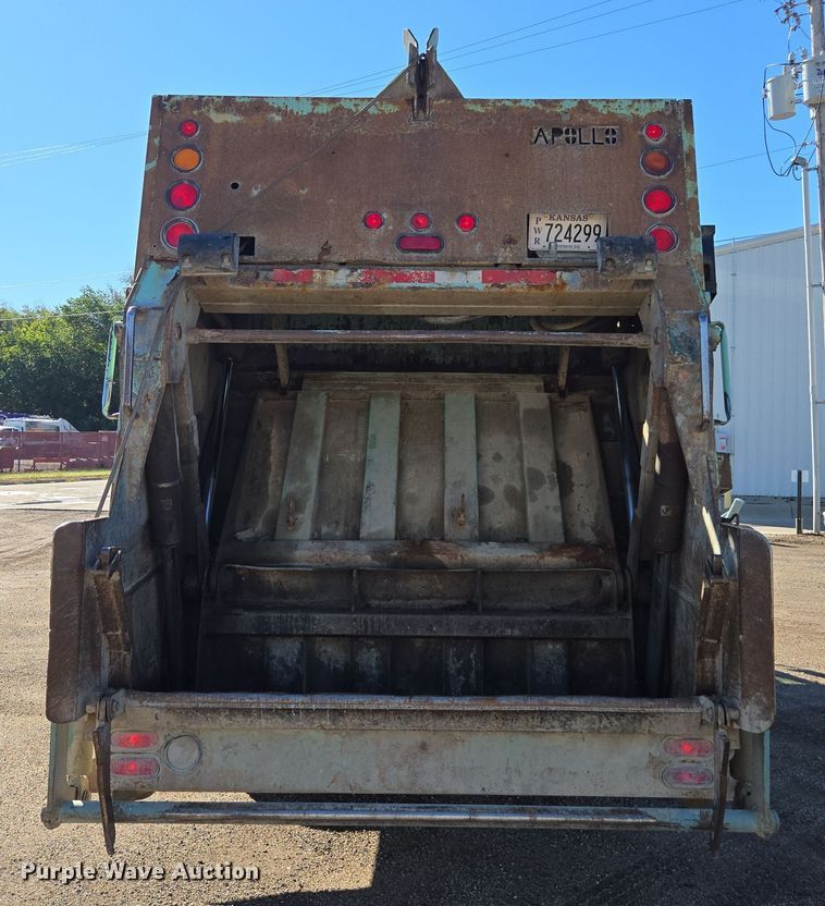 image for item EE7771 2006 International 7300 refuse truck