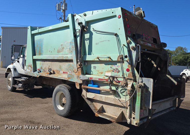 image for item EE7771 2006 International 7300 refuse truck