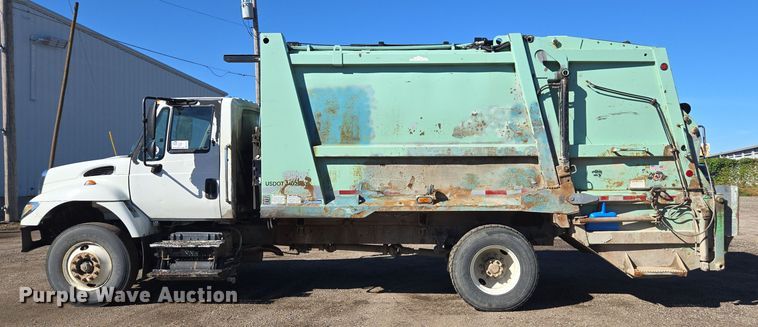 image for item EE7771 2006 International 7300 refuse truck