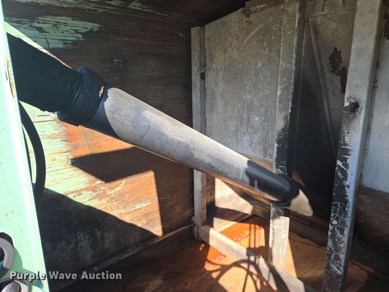 image for item EE7771 2006 International 7300 refuse truck