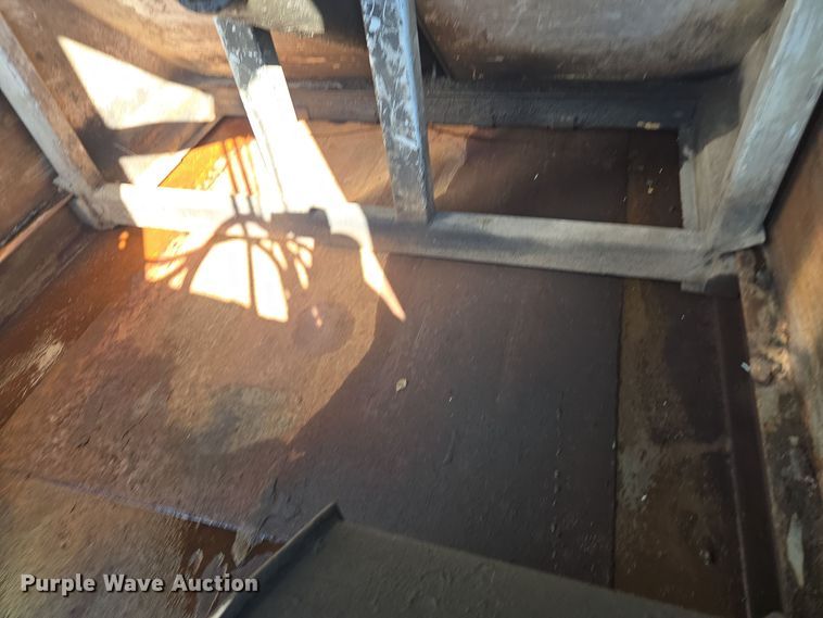 image for item EE7771 2006 International 7300 refuse truck