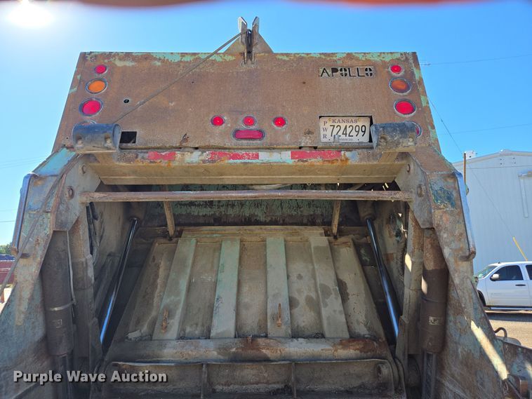 image for item EE7771 2006 International 7300 refuse truck