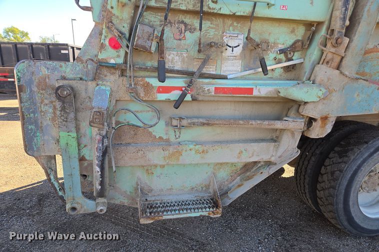 image for item EE7771 2006 International 7300 refuse truck