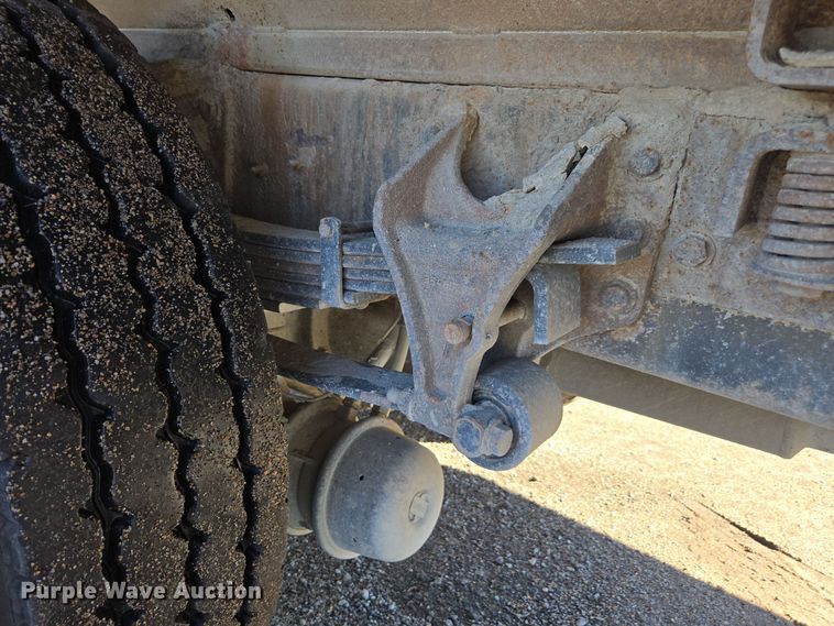 image for item EE7771 2006 International 7300 refuse truck