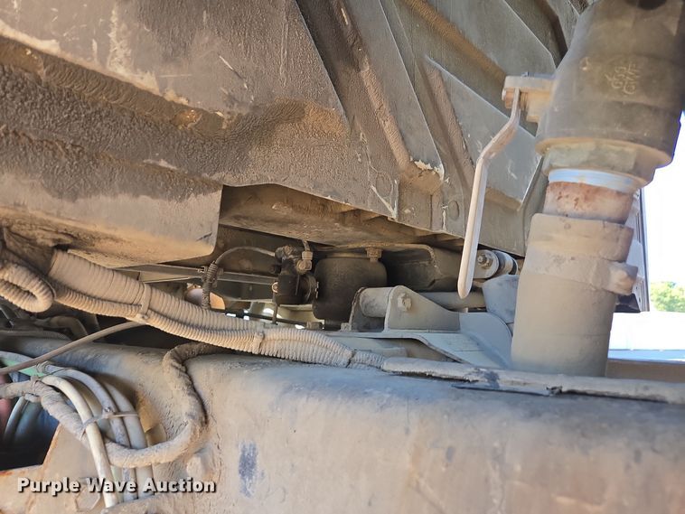 image for item EE7771 2006 International 7300 refuse truck