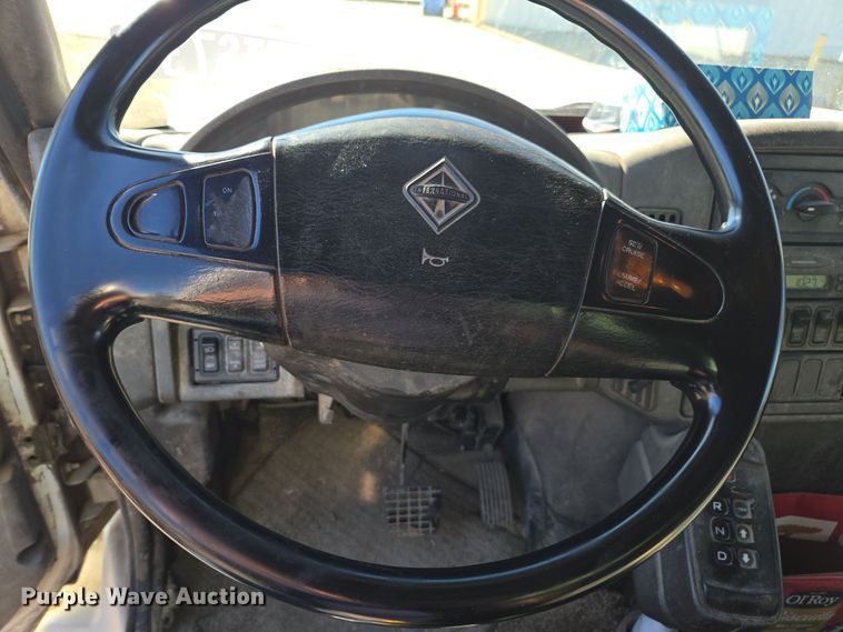 image for item EE7771 2006 International 7300 refuse truck