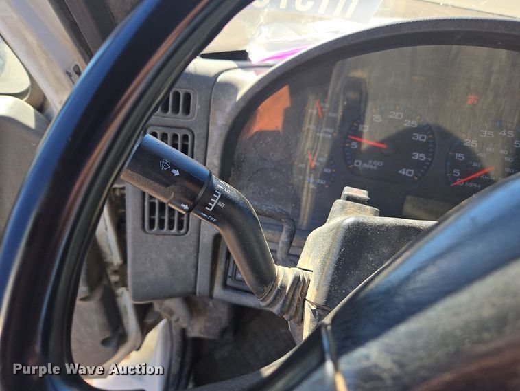 image for item EE7771 2006 International 7300 refuse truck