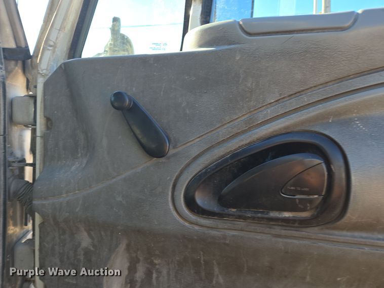 image for item EE7771 2006 International 7300 refuse truck