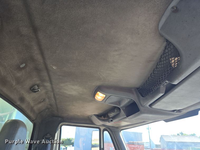 image for item EE7771 2006 International 7300 refuse truck