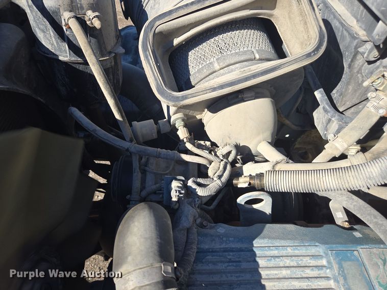 image for item EE7771 2006 International 7300 refuse truck