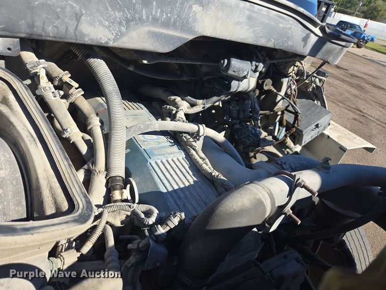 image for item EE7771 2006 International 7300 refuse truck