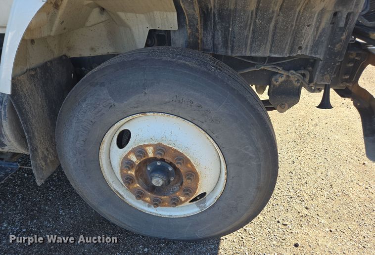 image for item EE7771 2006 International 7300 refuse truck