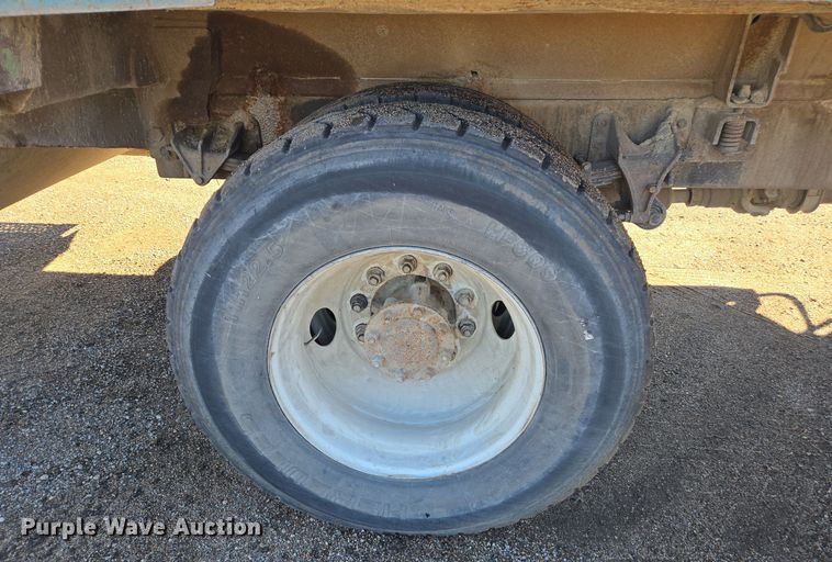 image for item EE7771 2006 International 7300 refuse truck