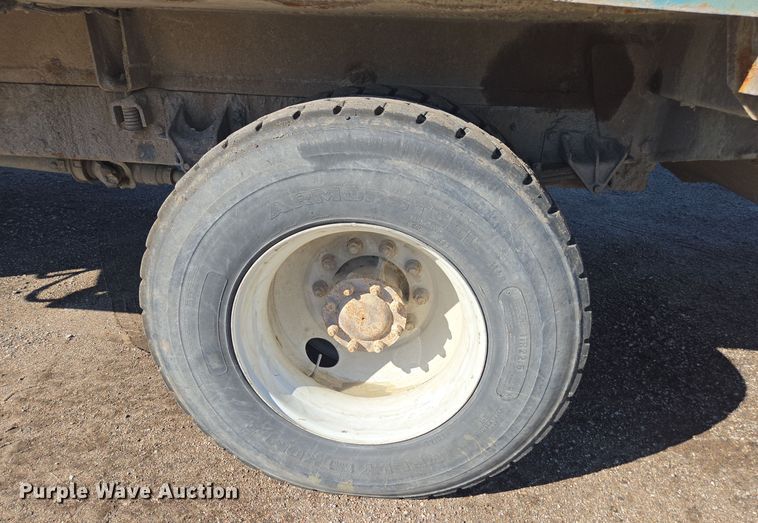 image for item EE7771 2006 International 7300 refuse truck