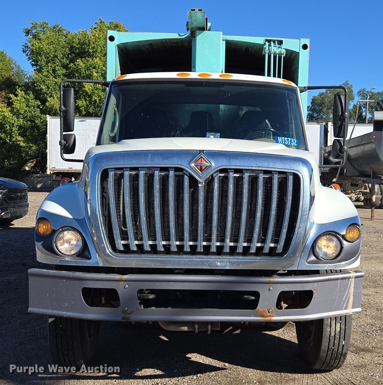 image for item EE7772 2010 International 7300 refuse truck