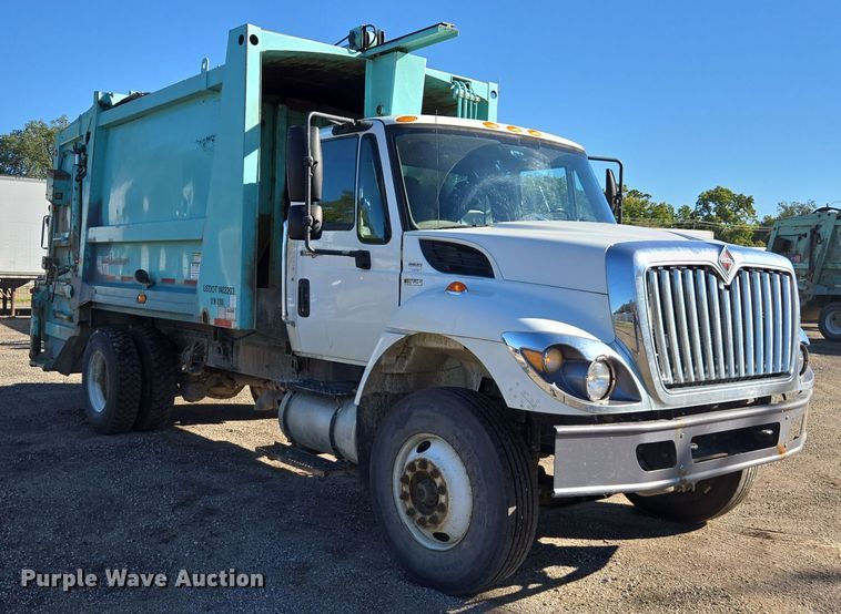 image for item EE7772 2010 International 7300 refuse truck