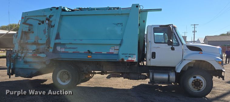 image for item EE7772 2010 International 7300 refuse truck