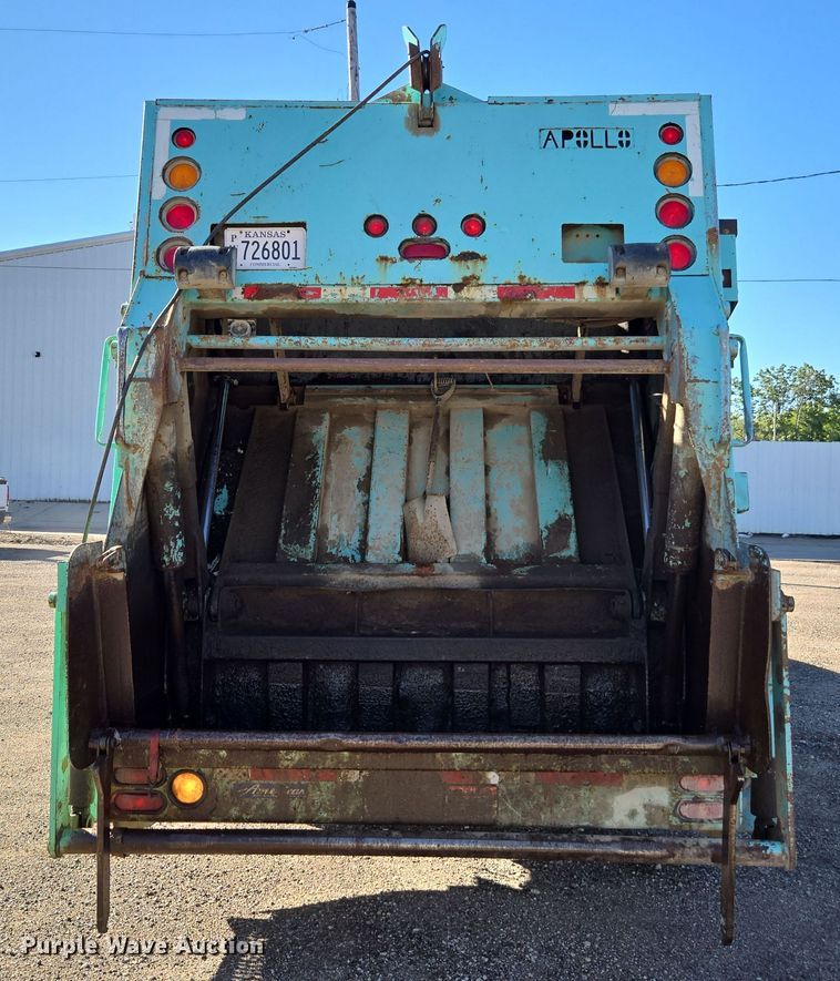 image for item EE7772 2010 International 7300 refuse truck