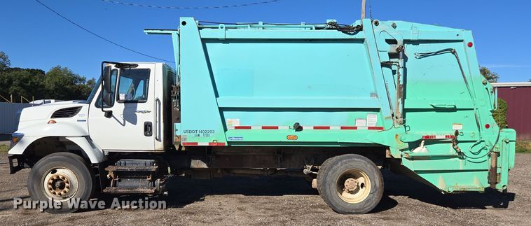 image for item EE7772 2010 International 7300 refuse truck