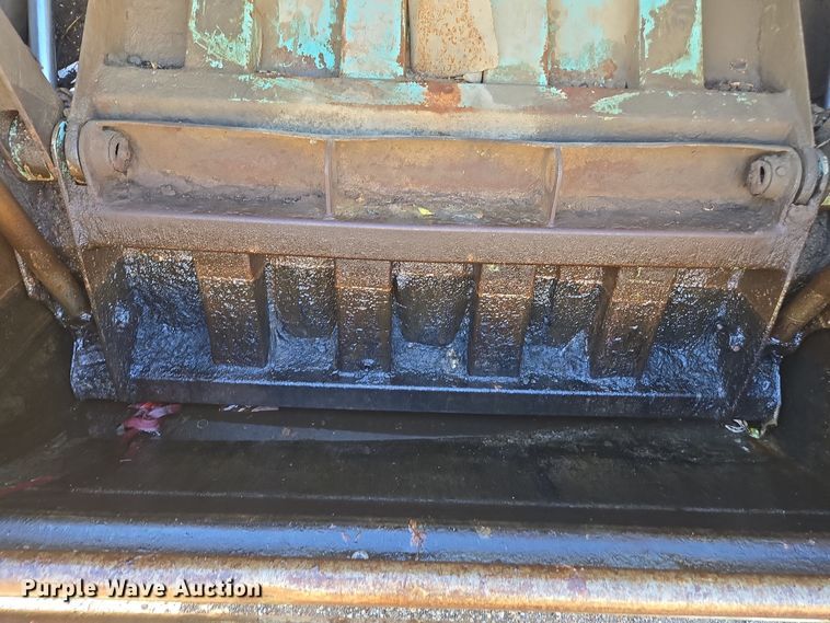 image for item EE7772 2010 International 7300 refuse truck