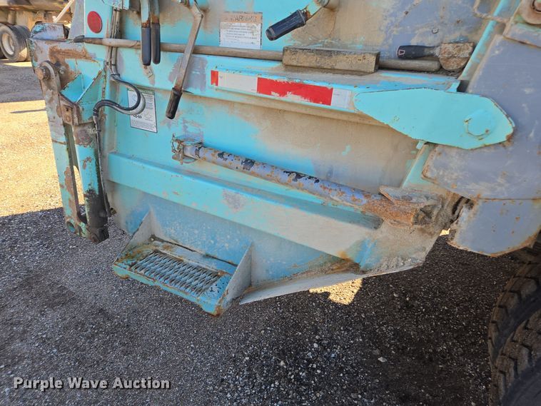 image for item EE7772 2010 International 7300 refuse truck