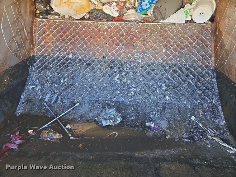 image for item EE7772 2010 International 7300 refuse truck