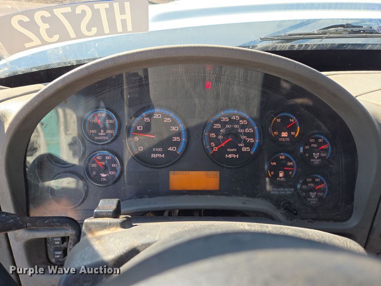 image for item EE7772 2010 International 7300 refuse truck