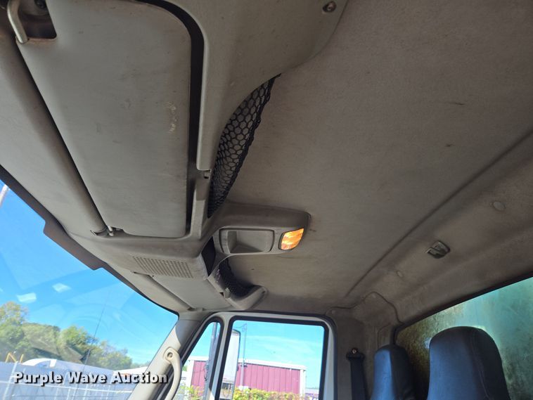 image for item EE7772 2010 International 7300 refuse truck