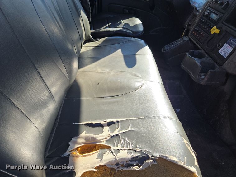 image for item EE7772 2010 International 7300 refuse truck