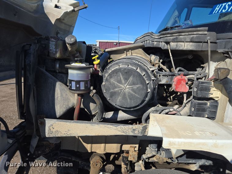 image for item EE7772 2010 International 7300 refuse truck