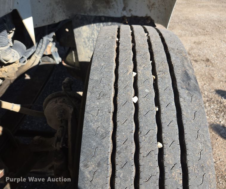 image for item EE7772 2010 International 7300 refuse truck