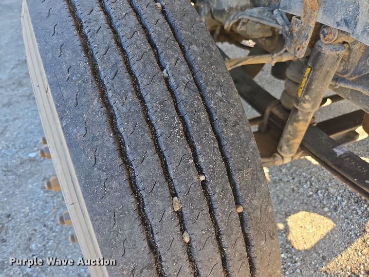 image for item EE7772 2010 International 7300 refuse truck