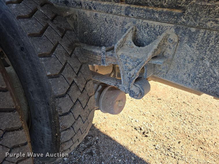 image for item EE7772 2010 International 7300 refuse truck