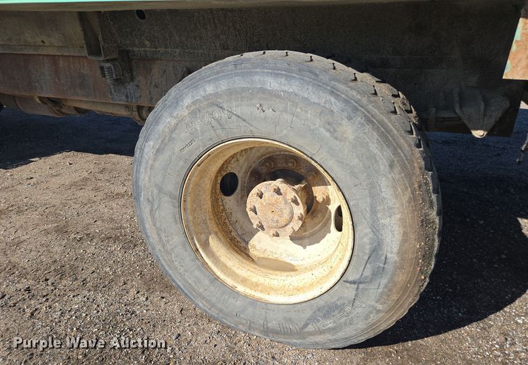 image for item EE7772 2010 International 7300 refuse truck