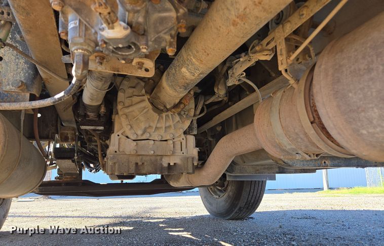 image for item EE7772 2010 International 7300 refuse truck