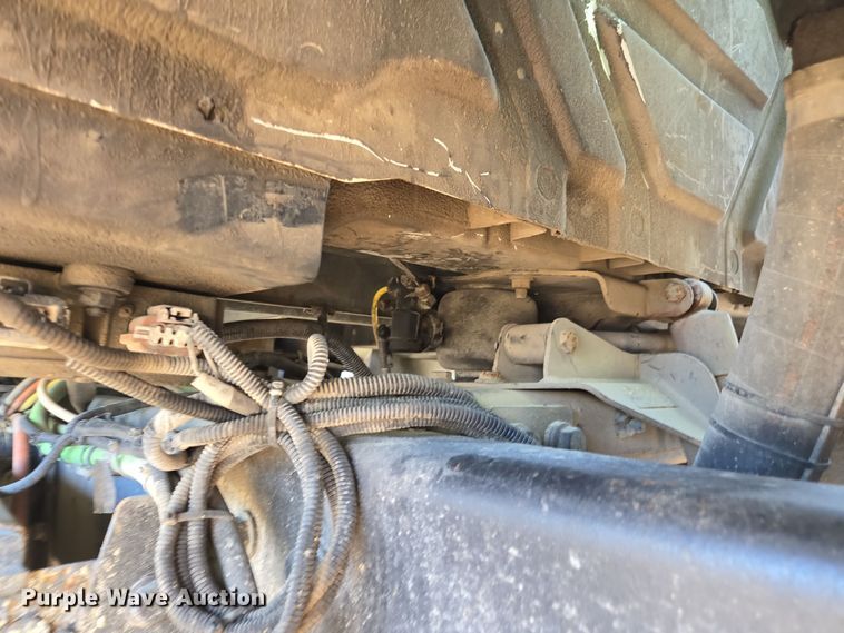 image for item EE7772 2010 International 7300 refuse truck