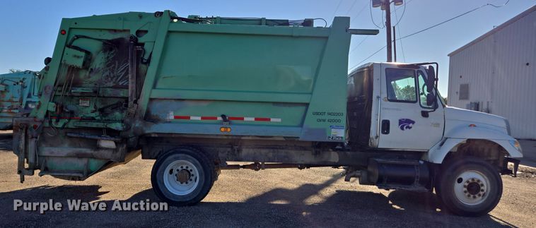 image for item EE7773 2007 International 7300 refuse truck