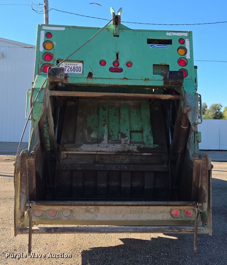 image for item EE7773 2007 International 7300 refuse truck