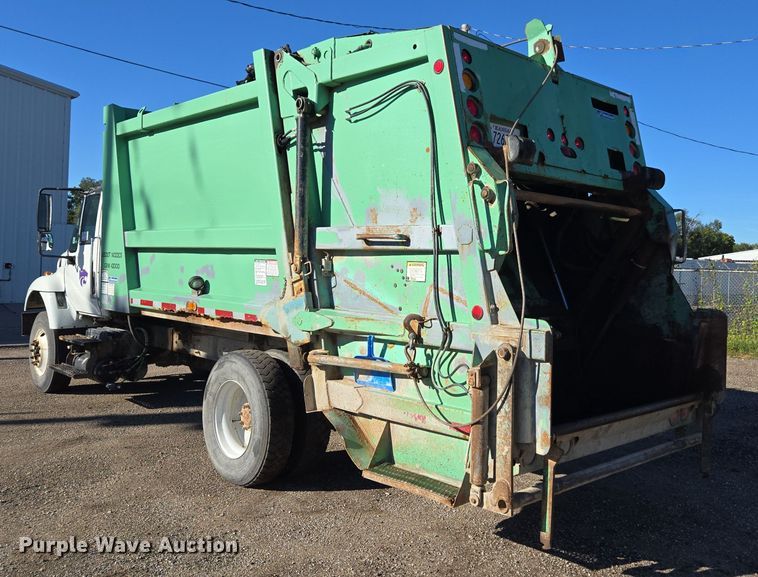 image for item EE7773 2007 International 7300 refuse truck