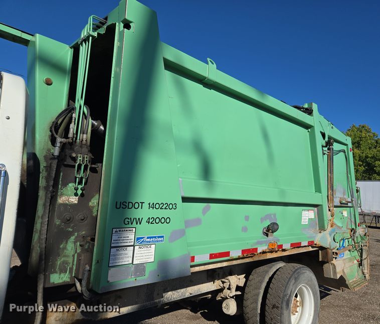 image for item EE7773 2007 International 7300 refuse truck
