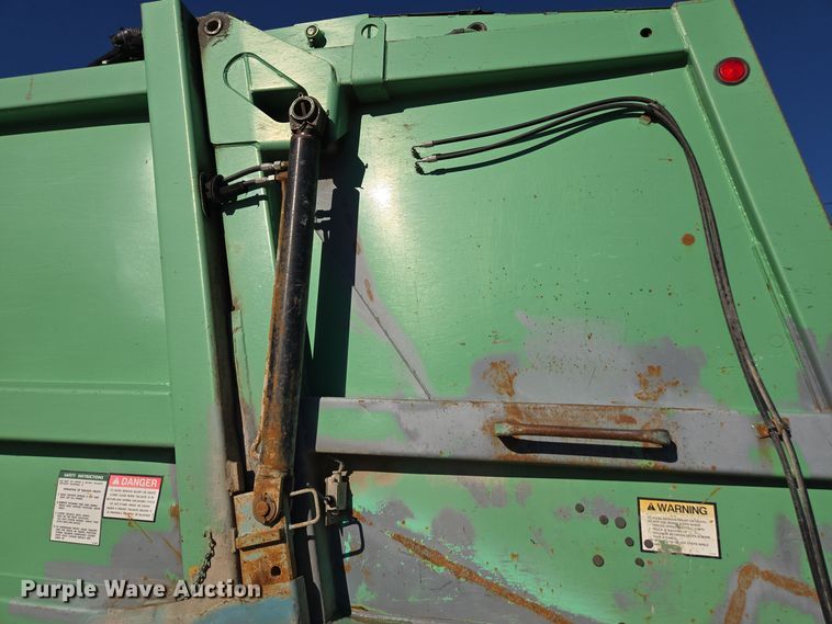 image for item EE7773 2007 International 7300 refuse truck